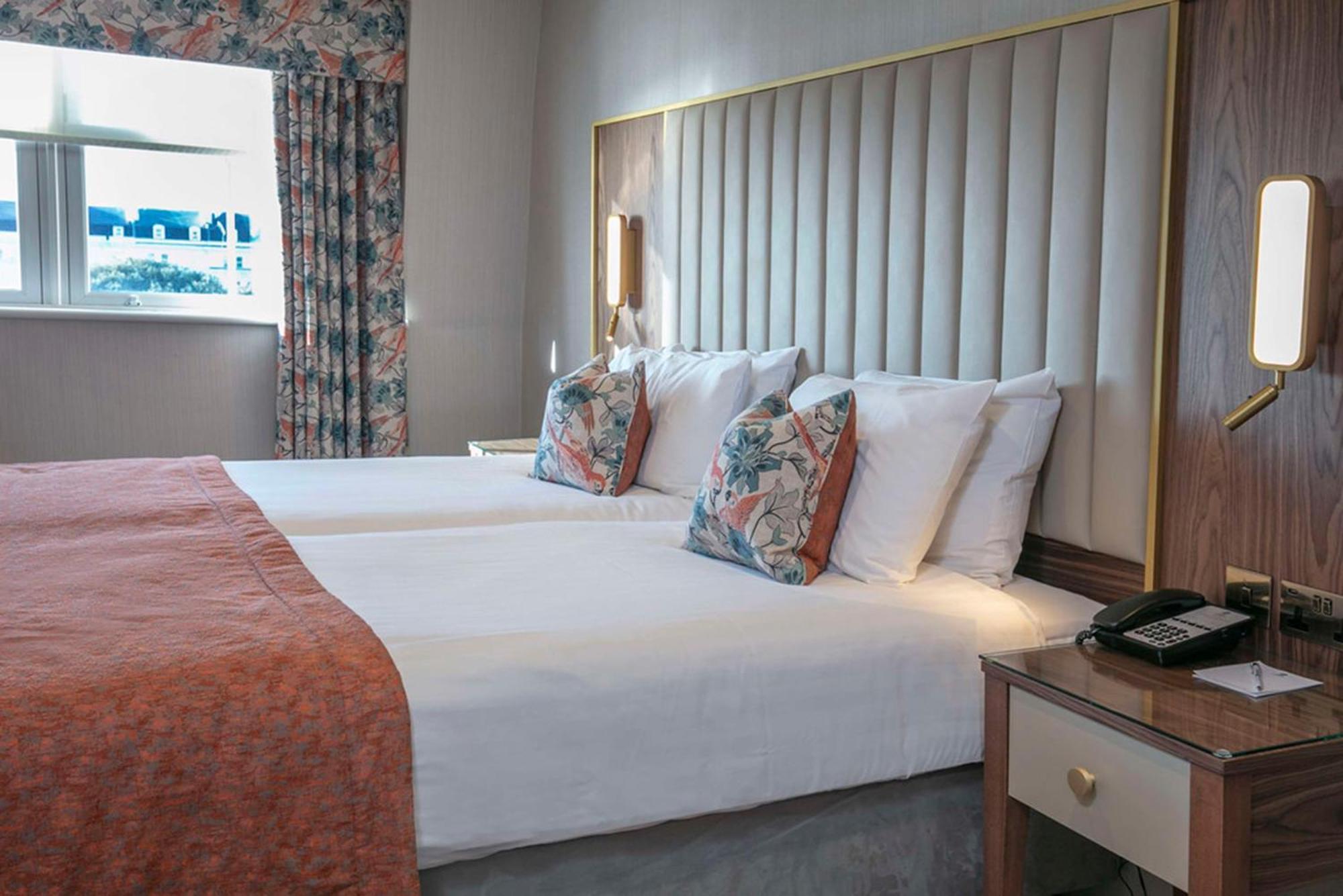 Voco The Clifton Folkestone By Ihg Hotel Exterior photo