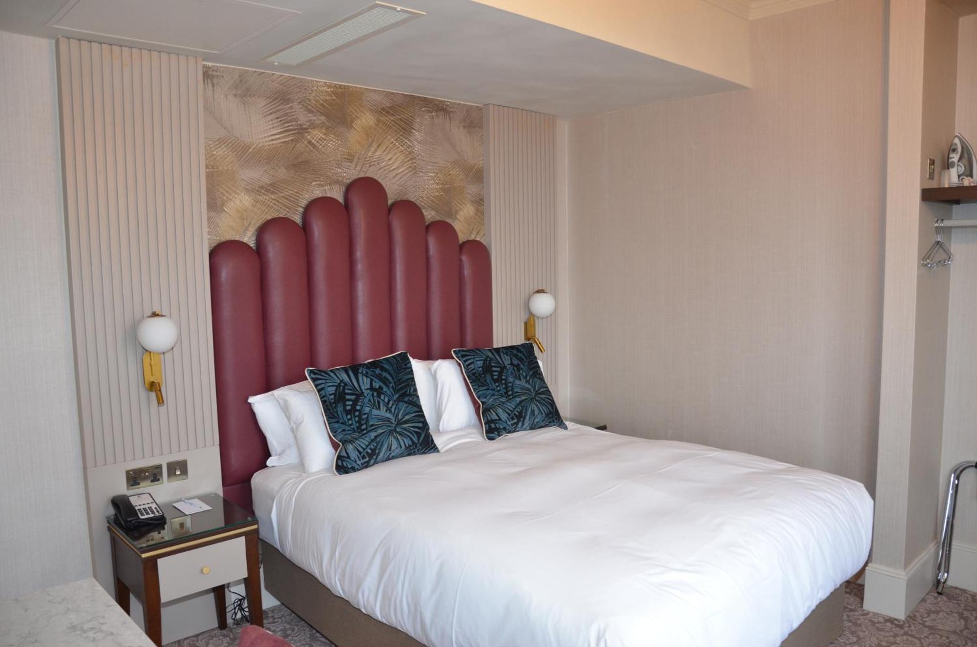 Voco The Clifton Folkestone By Ihg Hotel Exterior photo