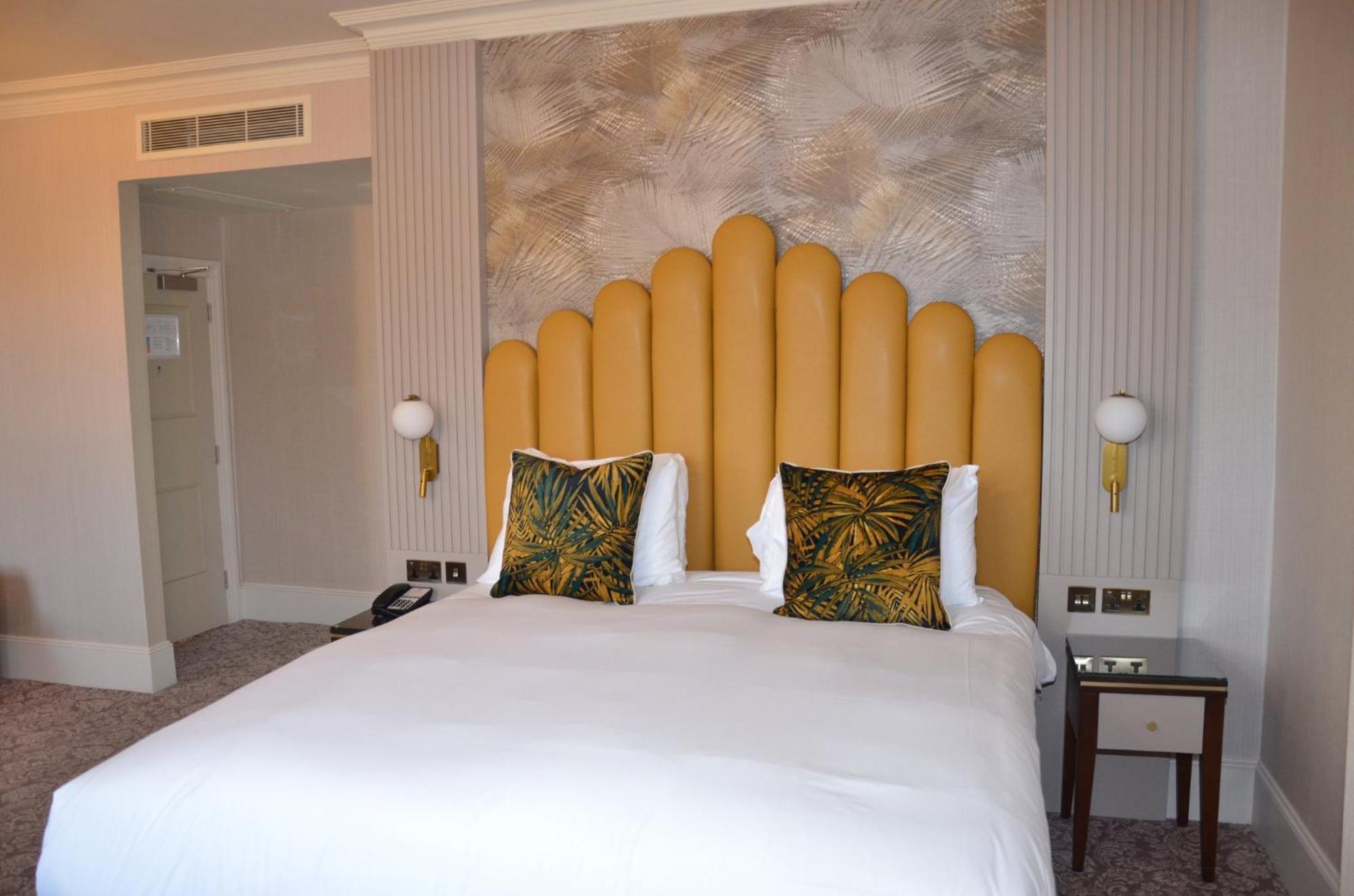 Voco The Clifton Folkestone By Ihg Hotel Exterior photo