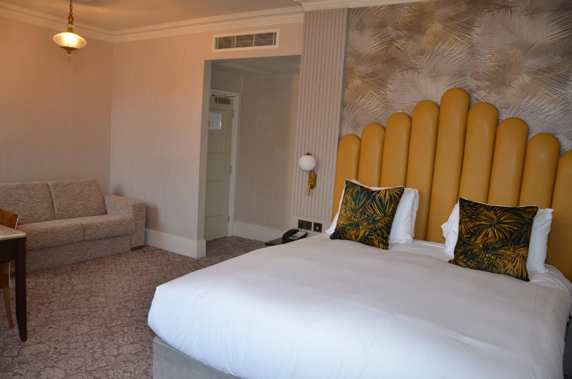 Voco The Clifton Folkestone By Ihg Hotel Exterior photo